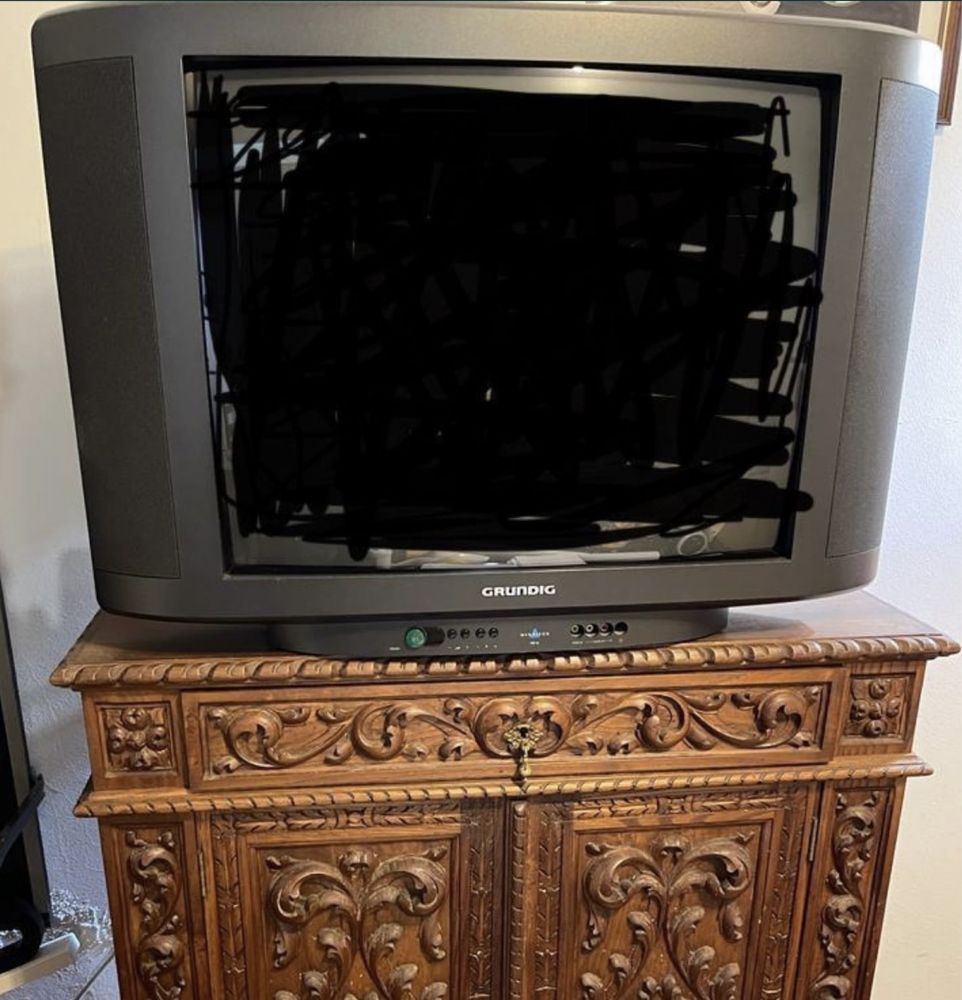 Televisão Grundig