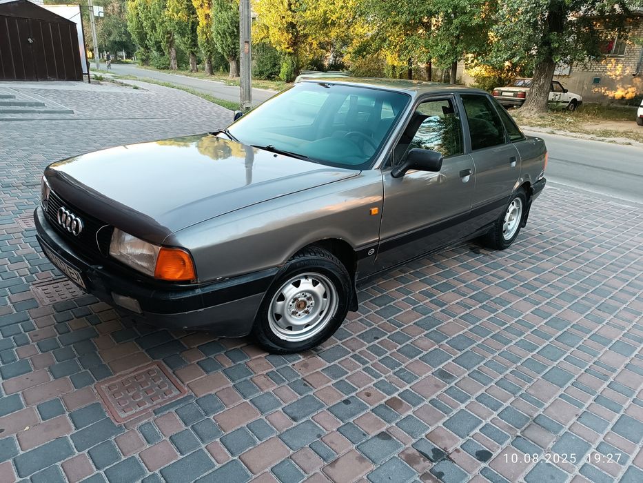 Продам Ауди 80 б3 1,8 бензин.СРОЧНО