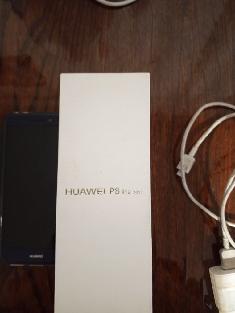 Продам телефон HUAWEI P8