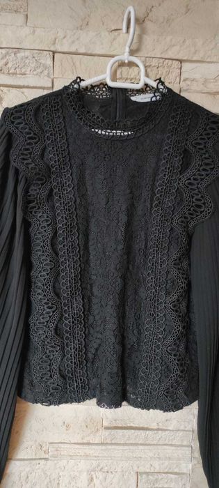 Piękna koronkowa czarna bluzka Reserved