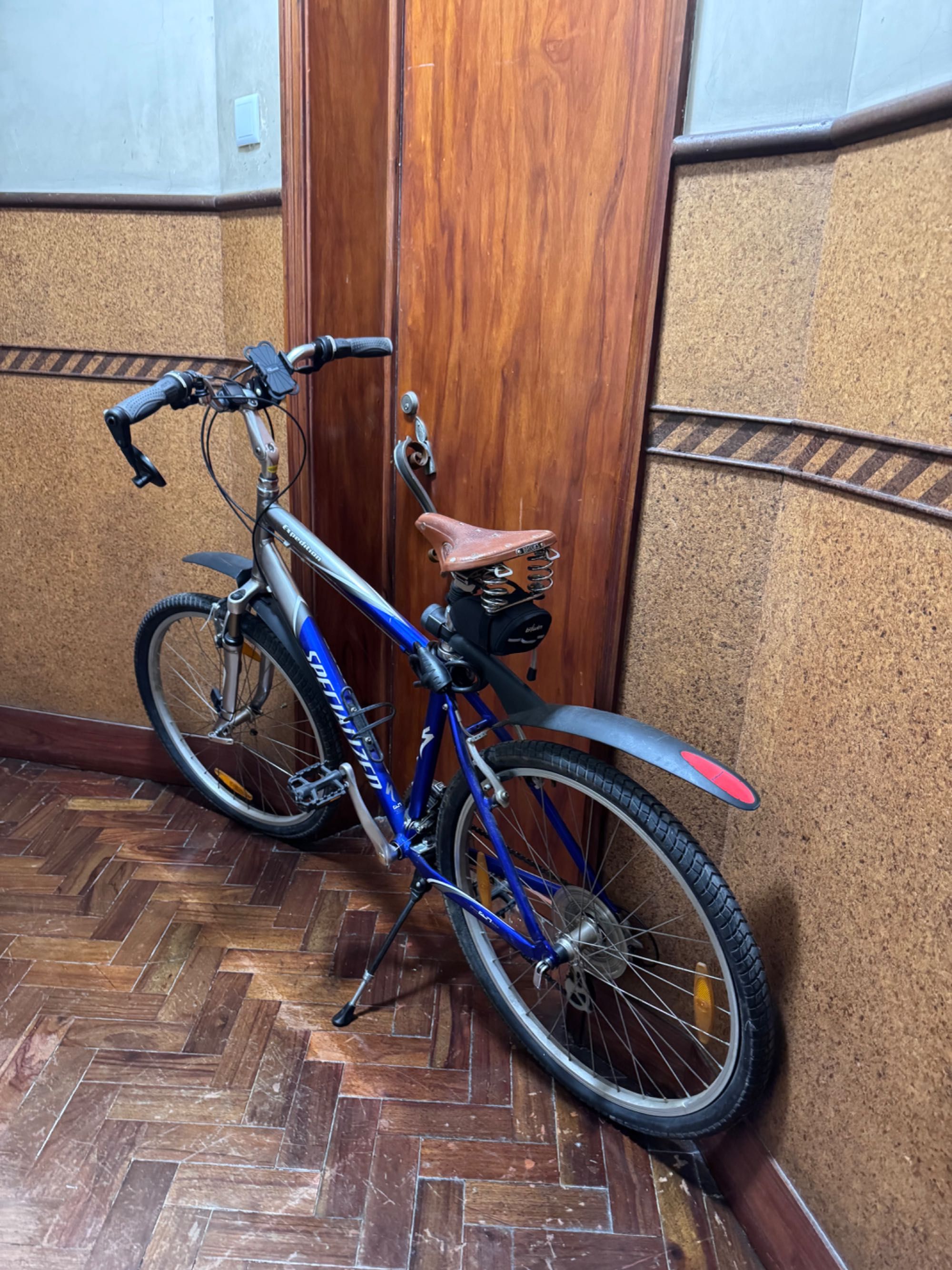 Bicicleta Specialized Expedition com muitos extras