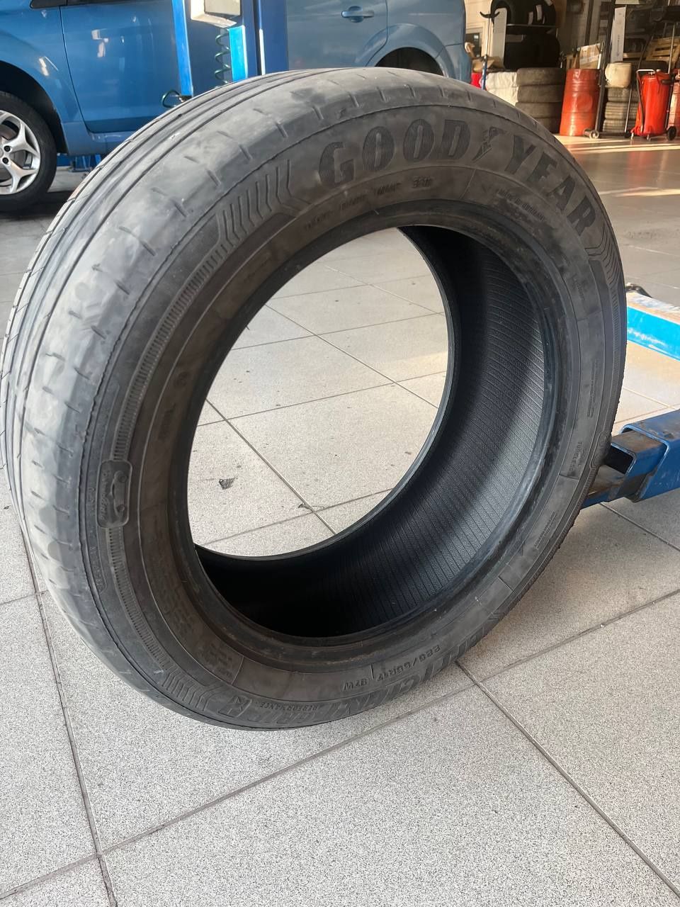 Літня гума 225/55R17 Goodyear