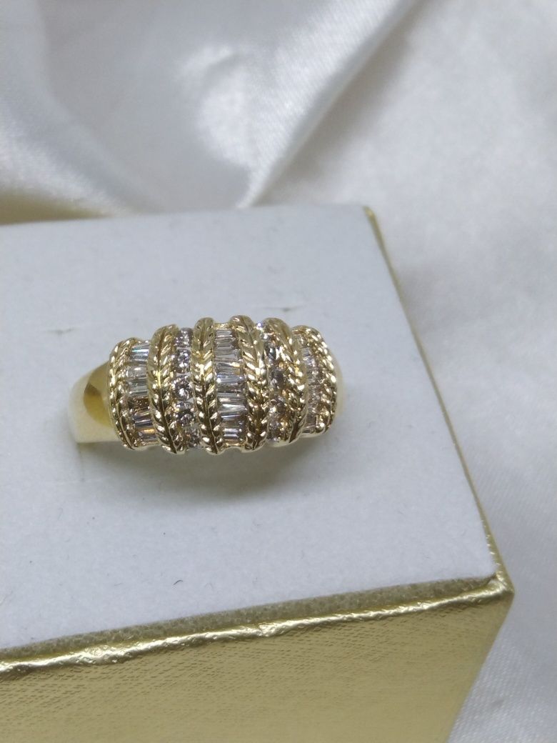 Złoty pierścionek z brylantami, złoto 585, R14