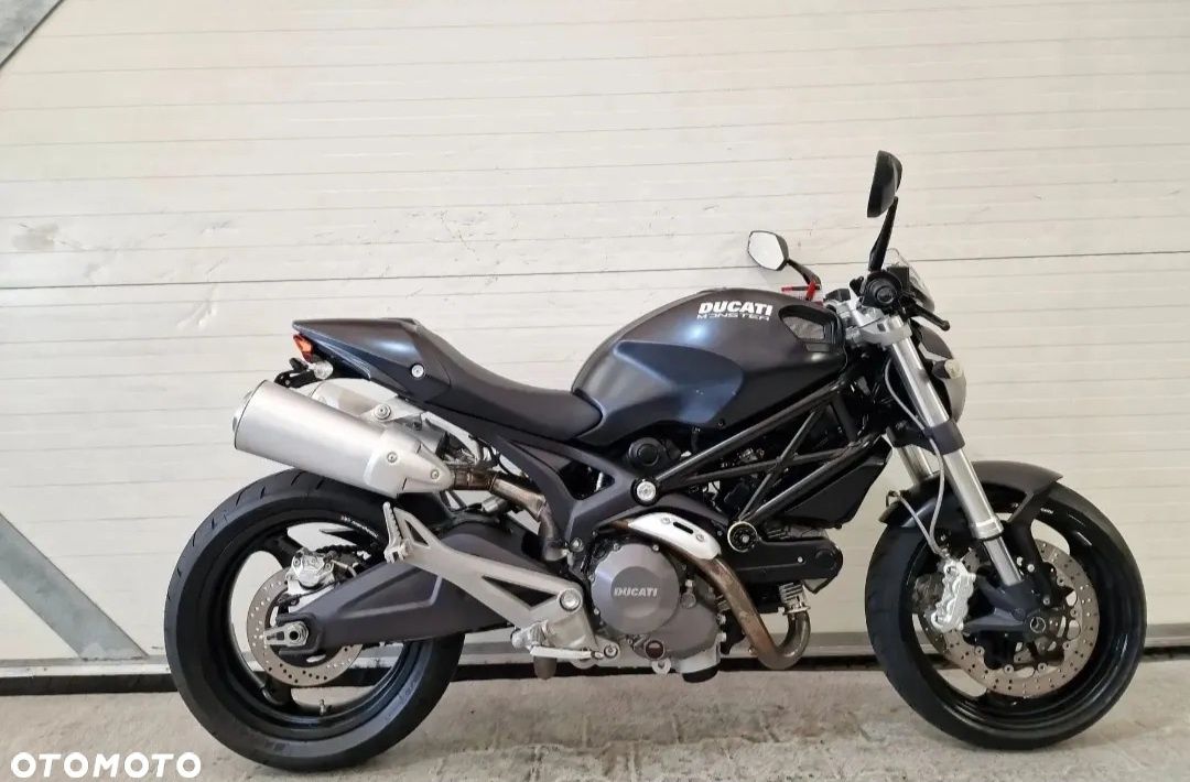 Ducati Monster 696
