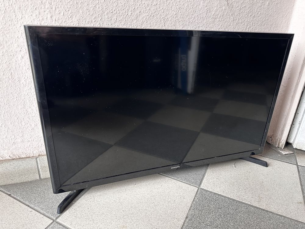 TV 32” Samsung mod. UE32J4000AV