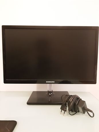 Średni monitor Samsung