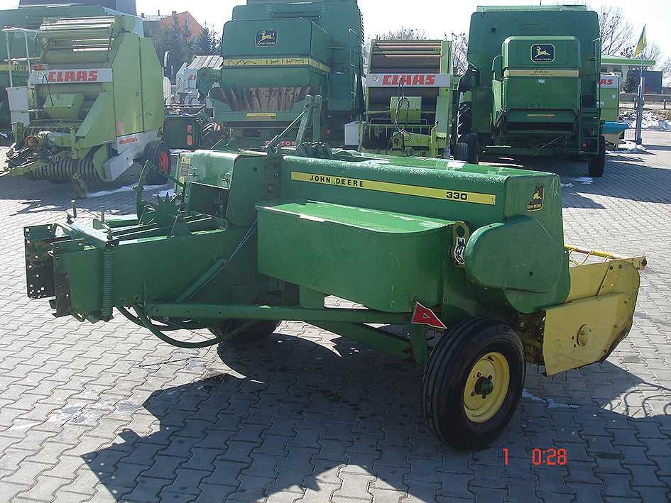 Пресс подборщик John Deere 330 (Тюкопрес, Прес підбирач)