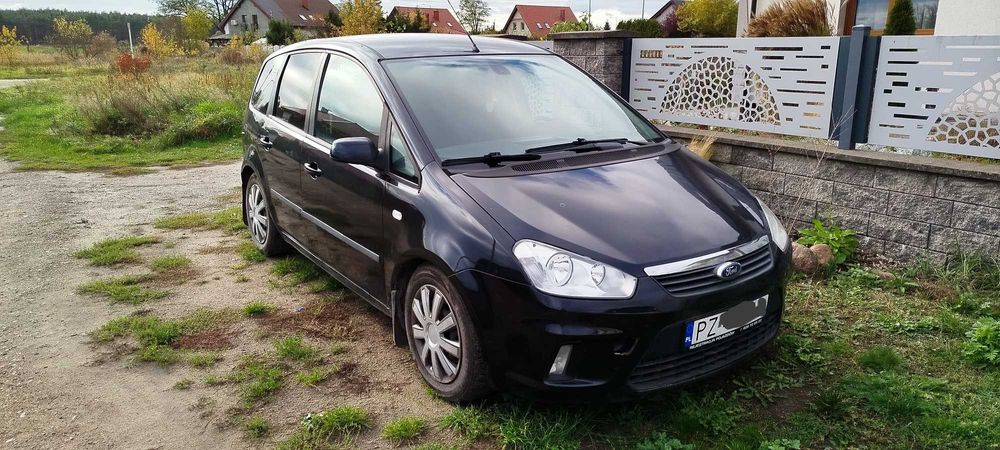 Ford C-Max z uszkodzonym silnikiem