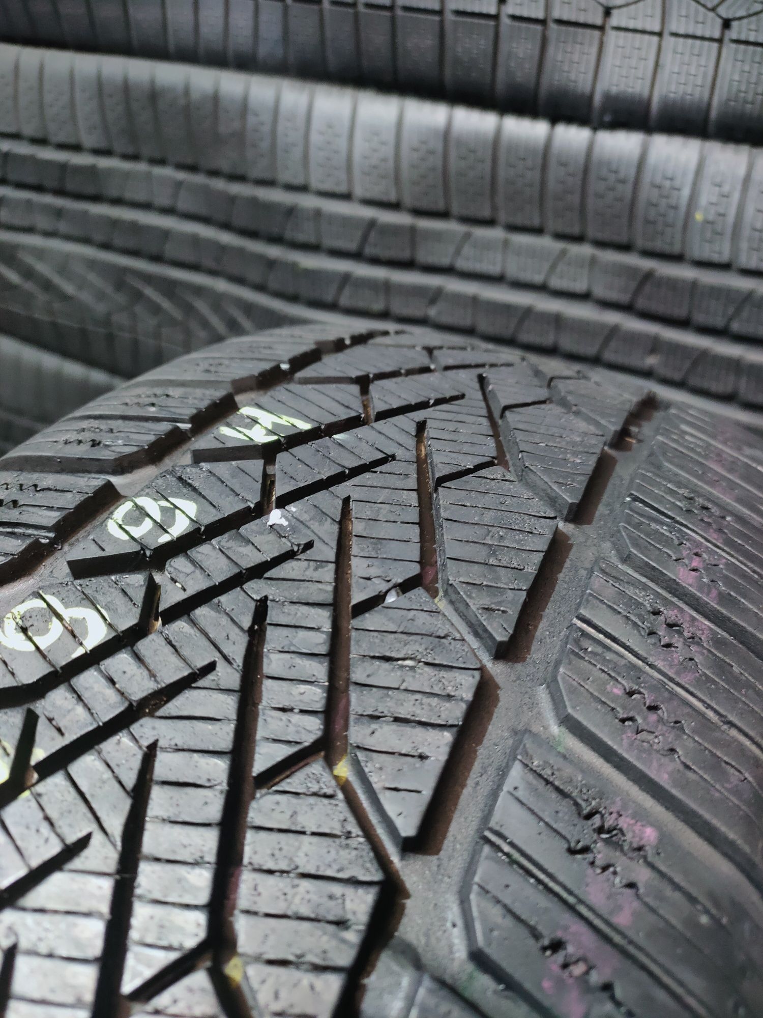 215/60R16 Semperit Speed-Grip 2 z 2014r 7,5mm