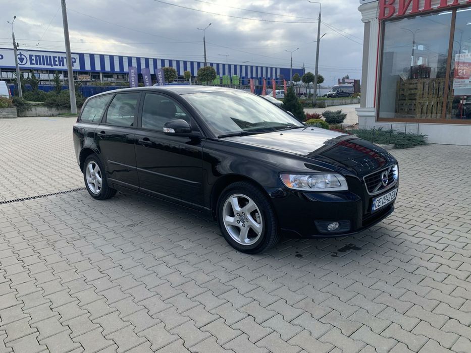 Продам Volvo V50 2011 року