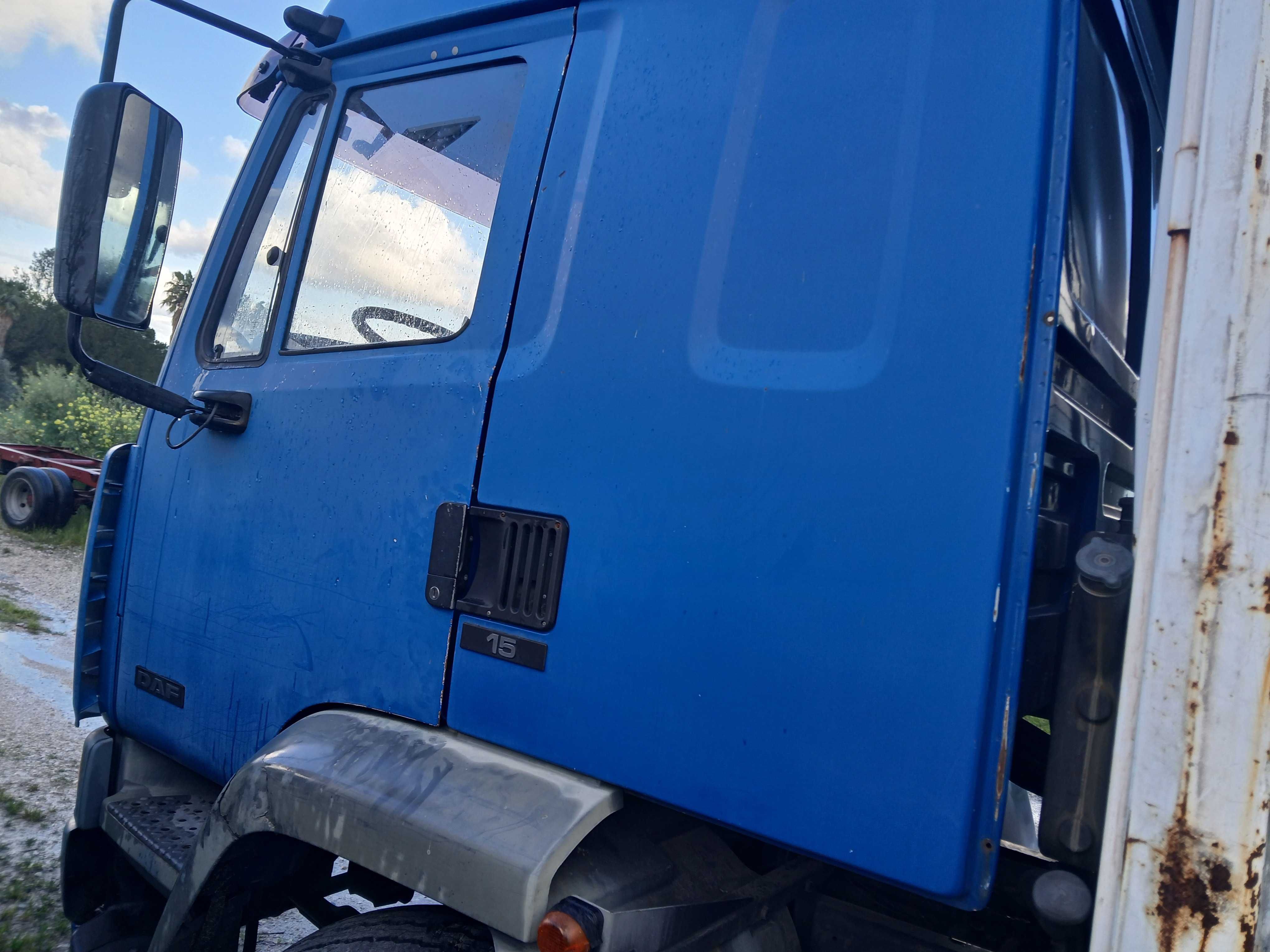 Camião Daf 55 Ti 230
