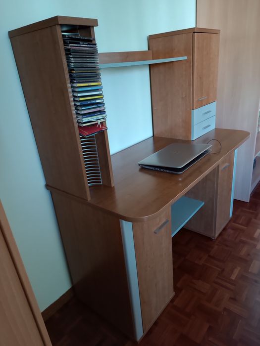 Secretaria de ótima qualidade como Nova!