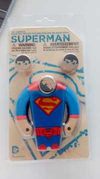 Boneco de Madeira Superman - usado