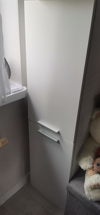Szafka łazienkowa wisząca słupek
