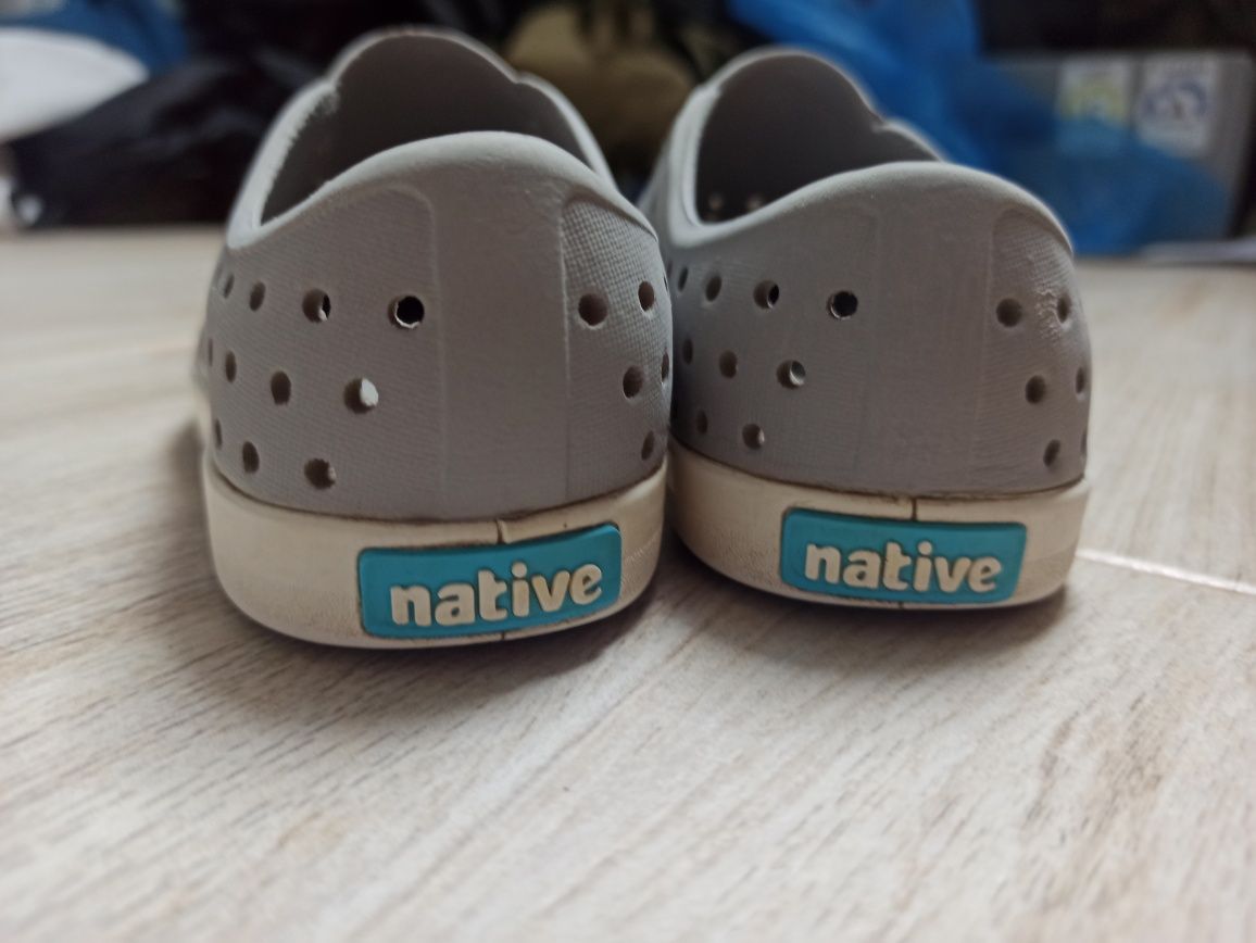 Buty dziurki native eva trampki wegańskie c9 wodoodporne 25 26