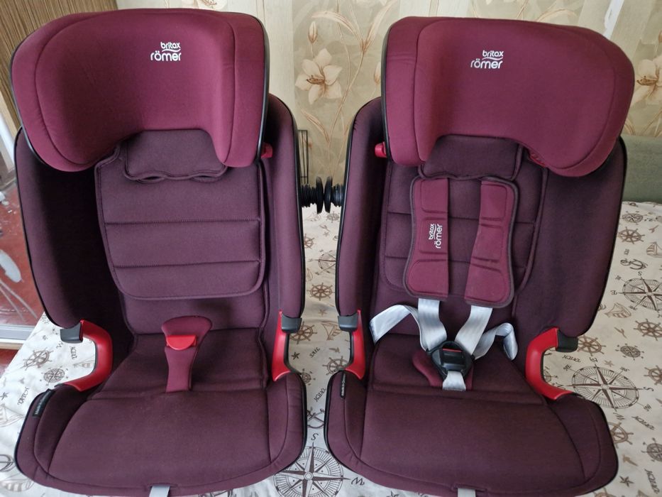 Продам два автокрісла britax romer