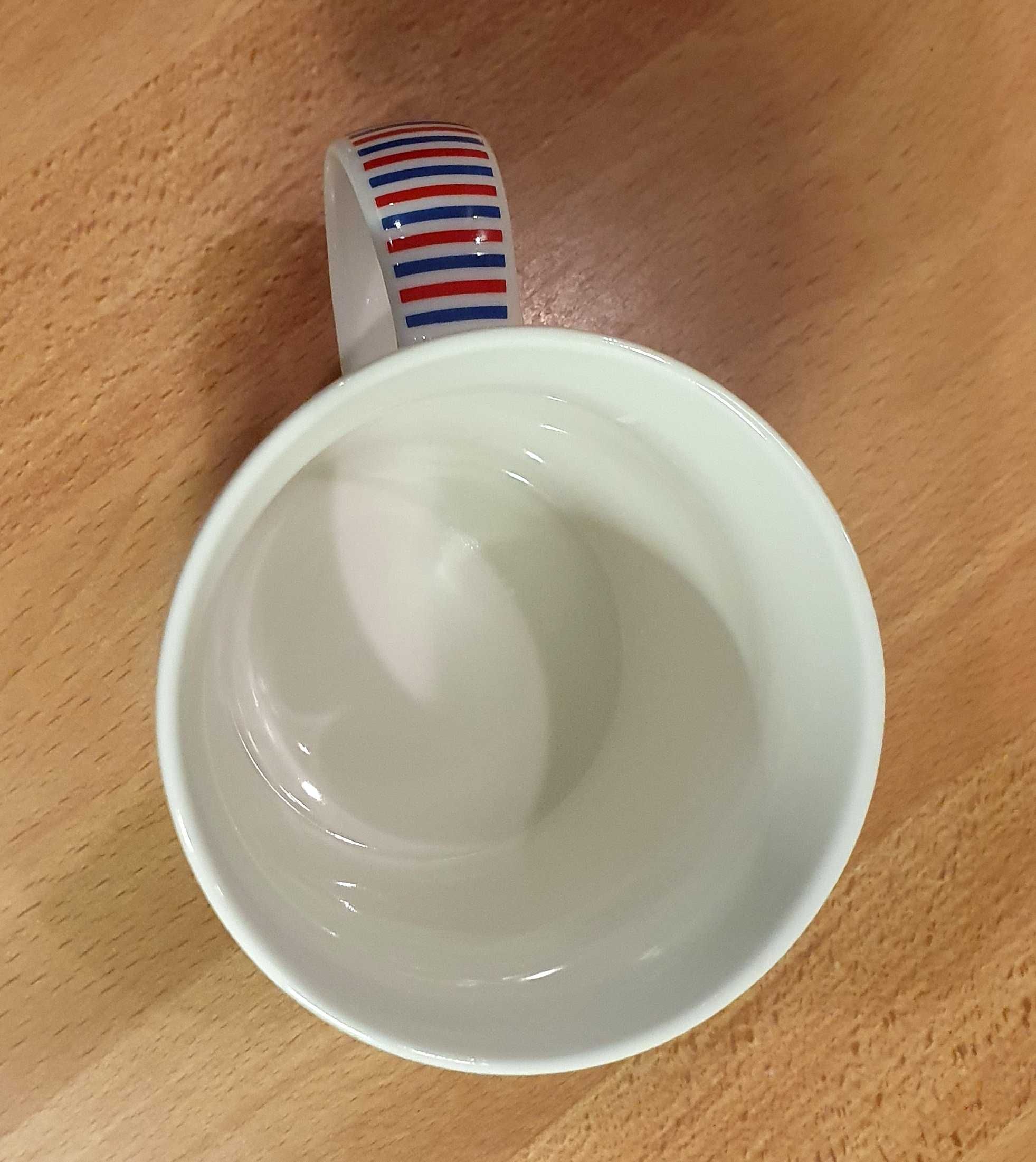 Zabawny Kubek Świąteczny z Bałwankiem w eleganckim opakowaniu. 325ml