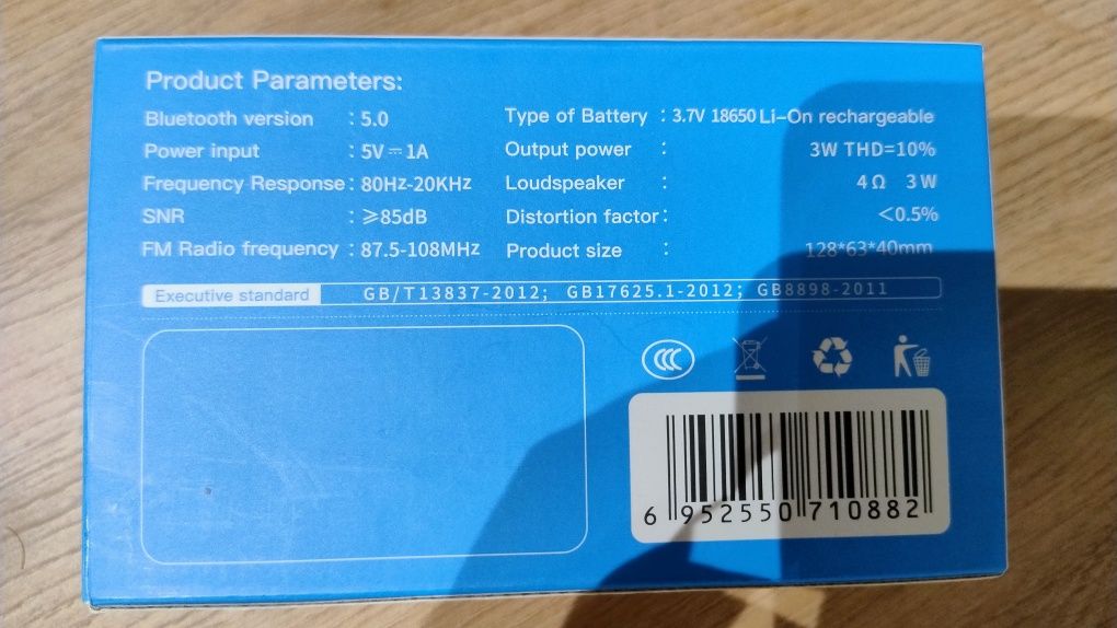 Głośnik bluetooth z zegarkiem i radiem