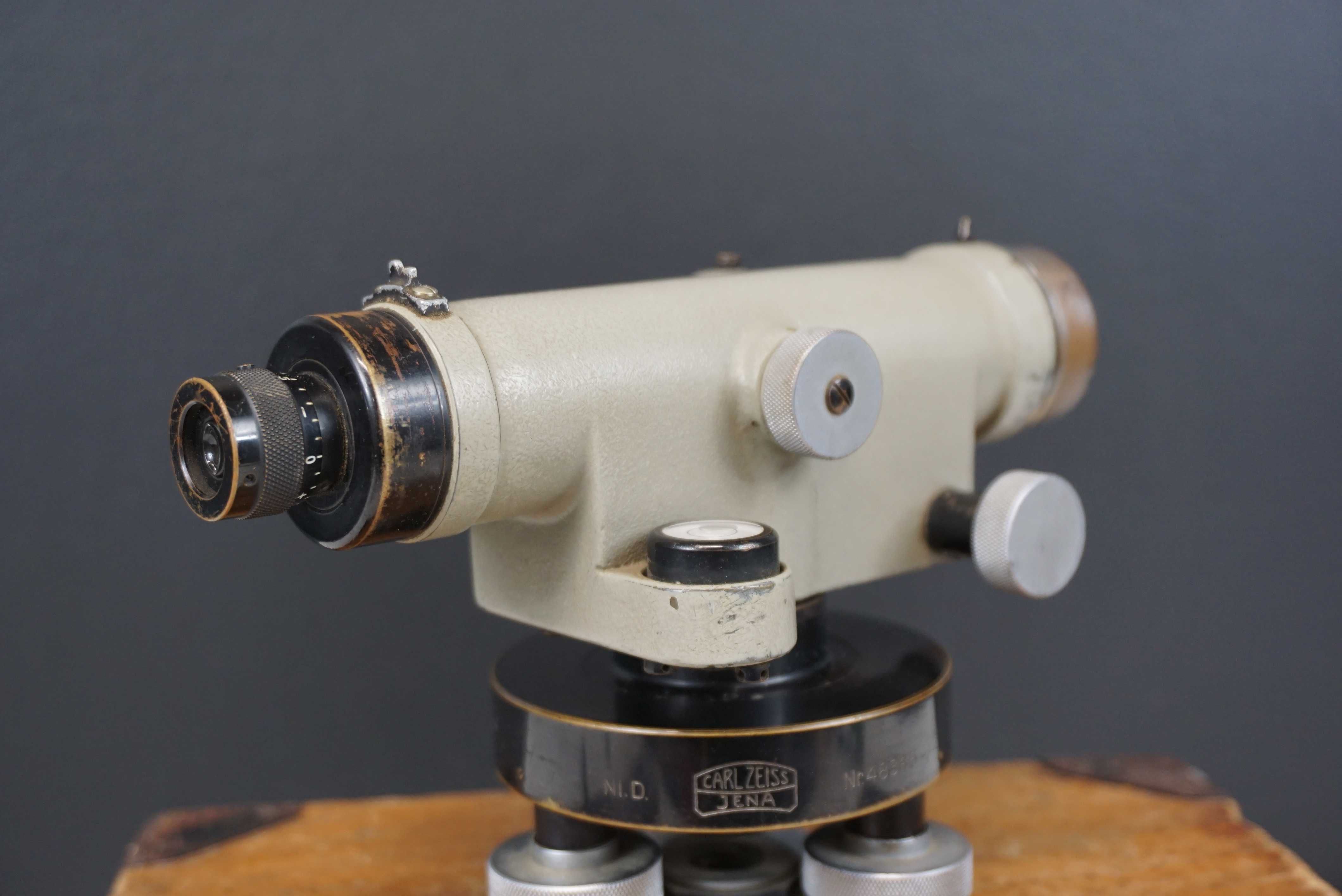 Zabytkowy niwelator Carl Zeiss Jena Ni. D. skrzynka zestaw stary