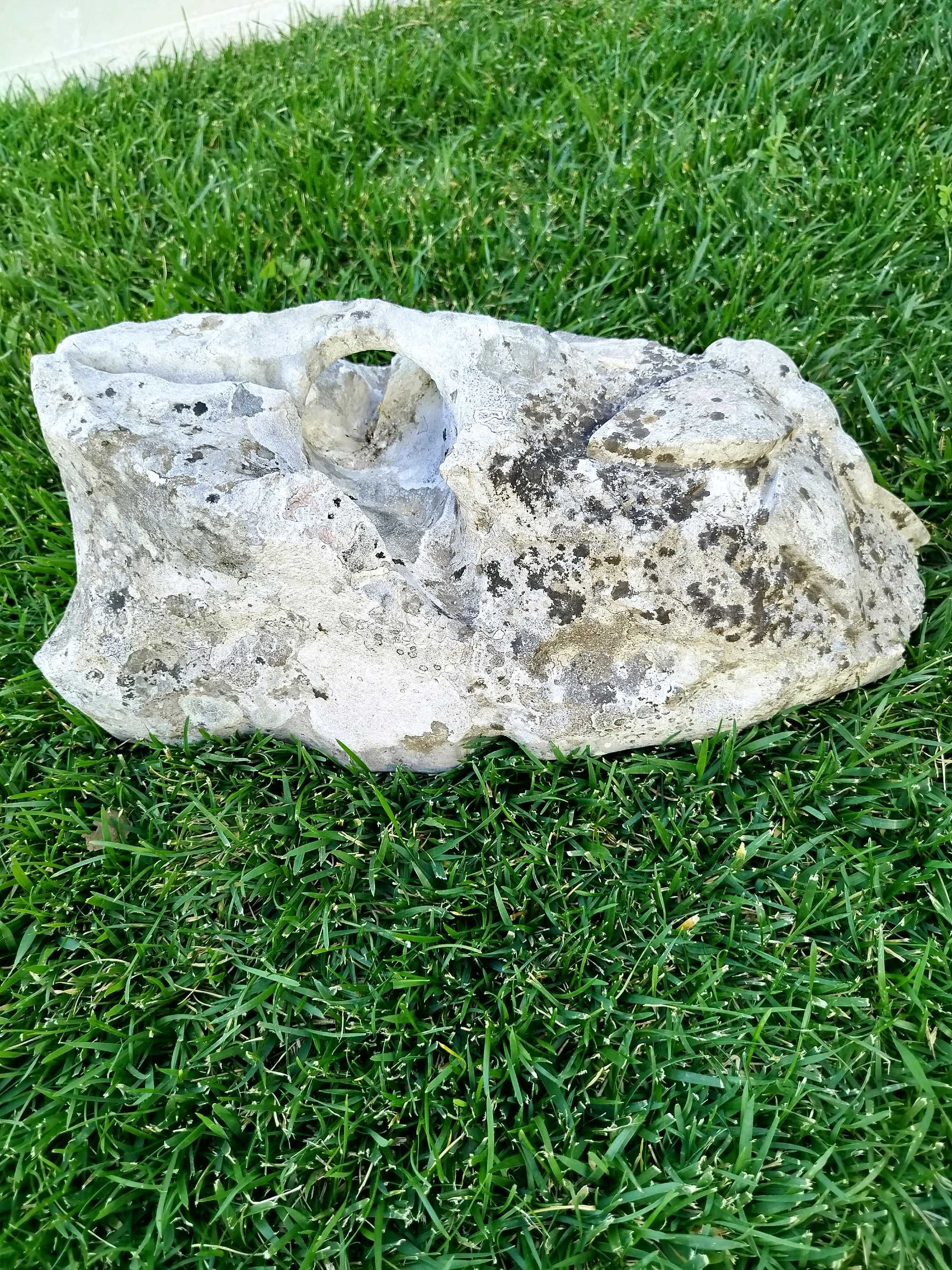 Escultura para jardim em pedra