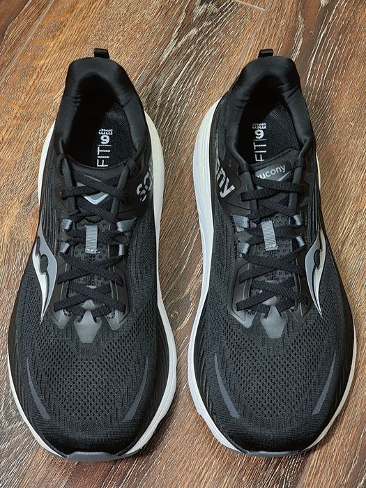 Оригінал 100% чоловічі кросівки saucony hurricane 24  eur 48