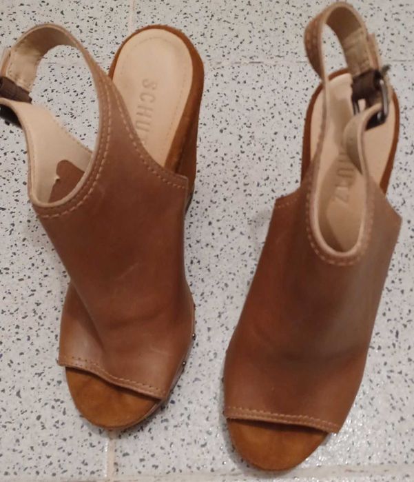 Vendo sandálias da SCHUTZ, como novas
