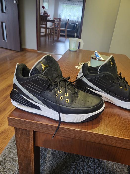 Jordan Max Aura 5   r.44