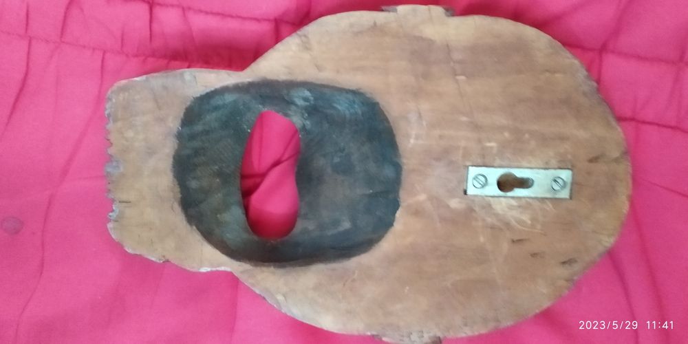 Продаю маску. ручной работы .и декоративную настенную тарелку..торг