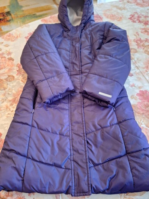 Piękny płaszczyk ENDO w kolorze granatu wpadającego w fiolet idealny s