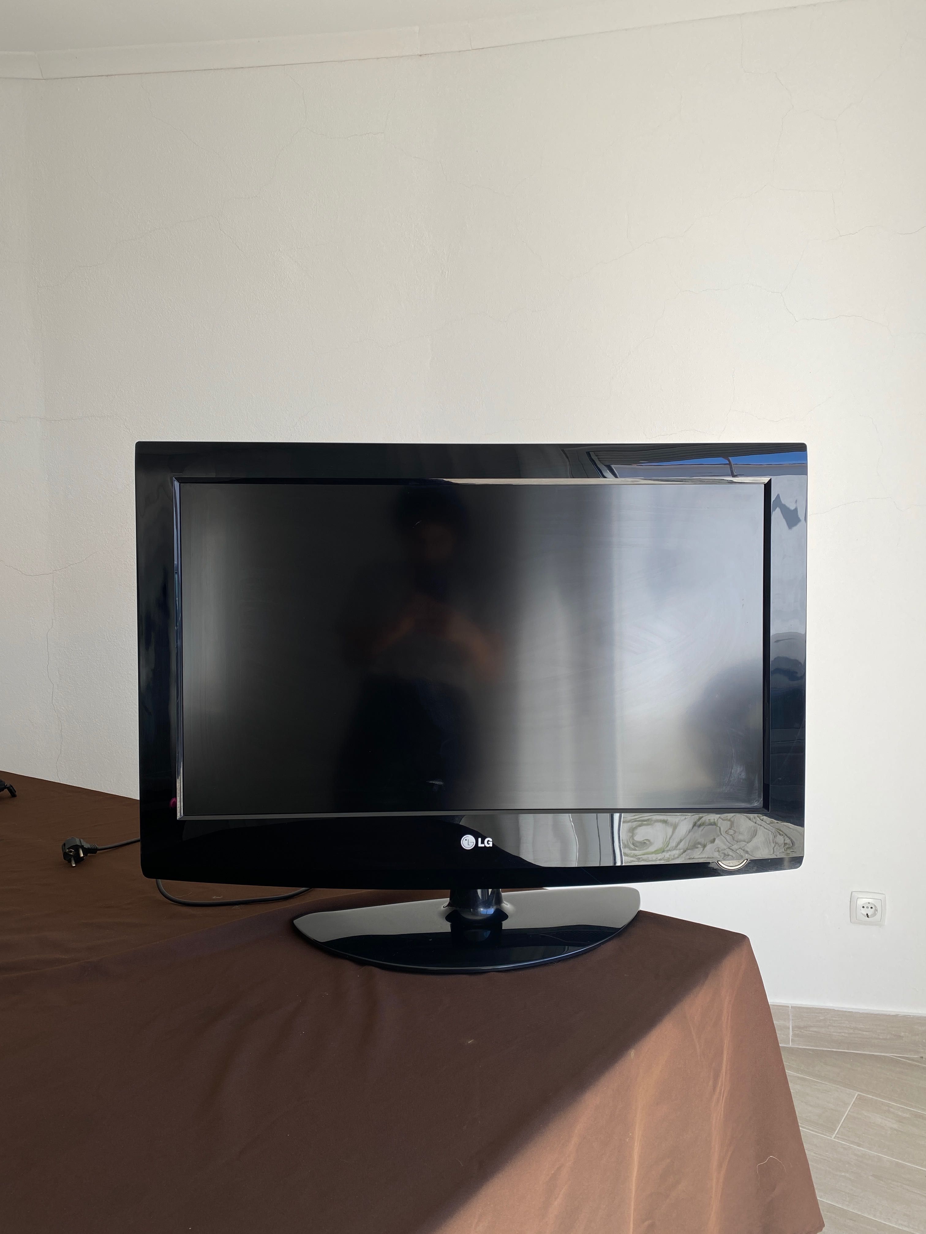 TV LG FULL HD - 32LF2510