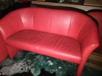 Sofa i fotele oraz pufy z Eco skóry czerwonej