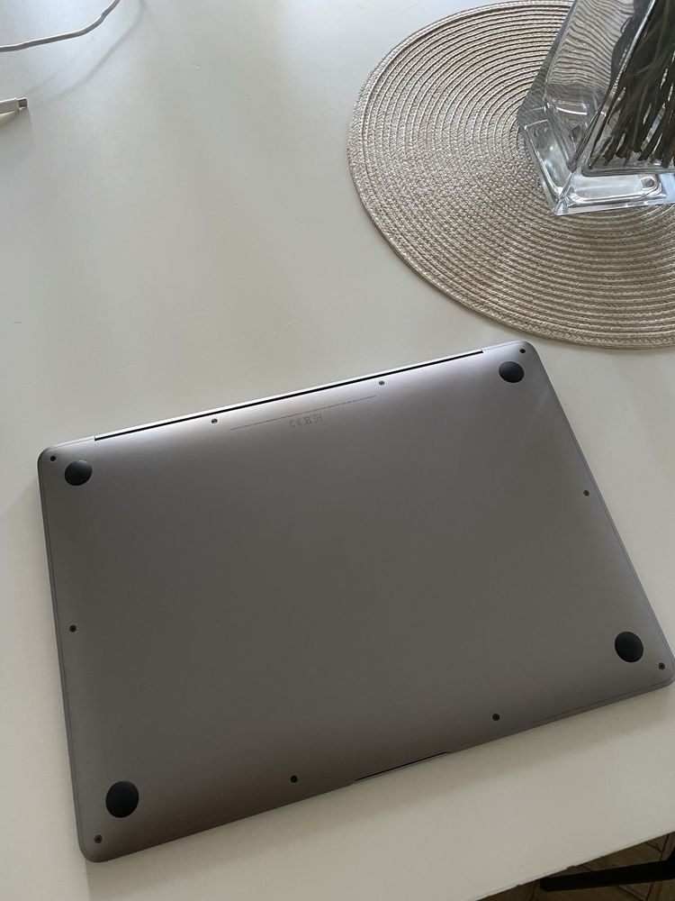 MacBook Air M1 – 8GB RAM / 512GB SSD – Excelente Estado