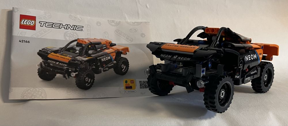 Лего модель автомобіля Lego Technic Neom McLaren Extreme E 42166