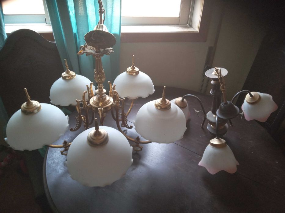 Vendo 2 candelabros,preço a conbinar