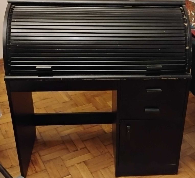 Biurko czarne z otwieranym blatem