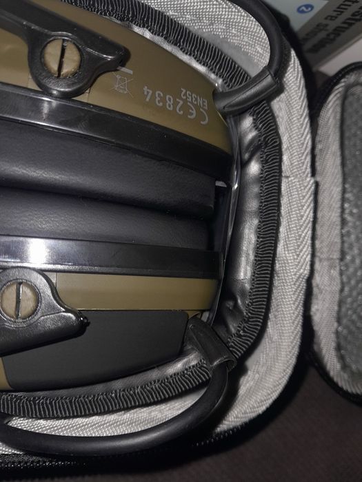 Elektroniczne nauszniki zohan em054 z pokrowcem kolor zielony