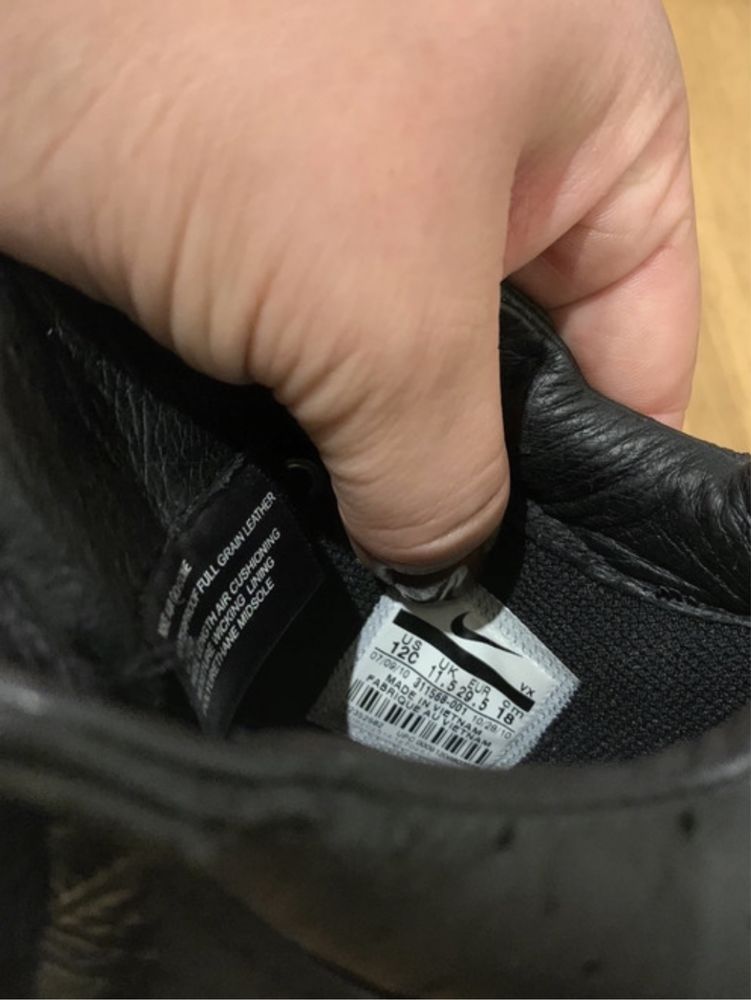 Trzewiki  buty Nike czarne wiązane 29
