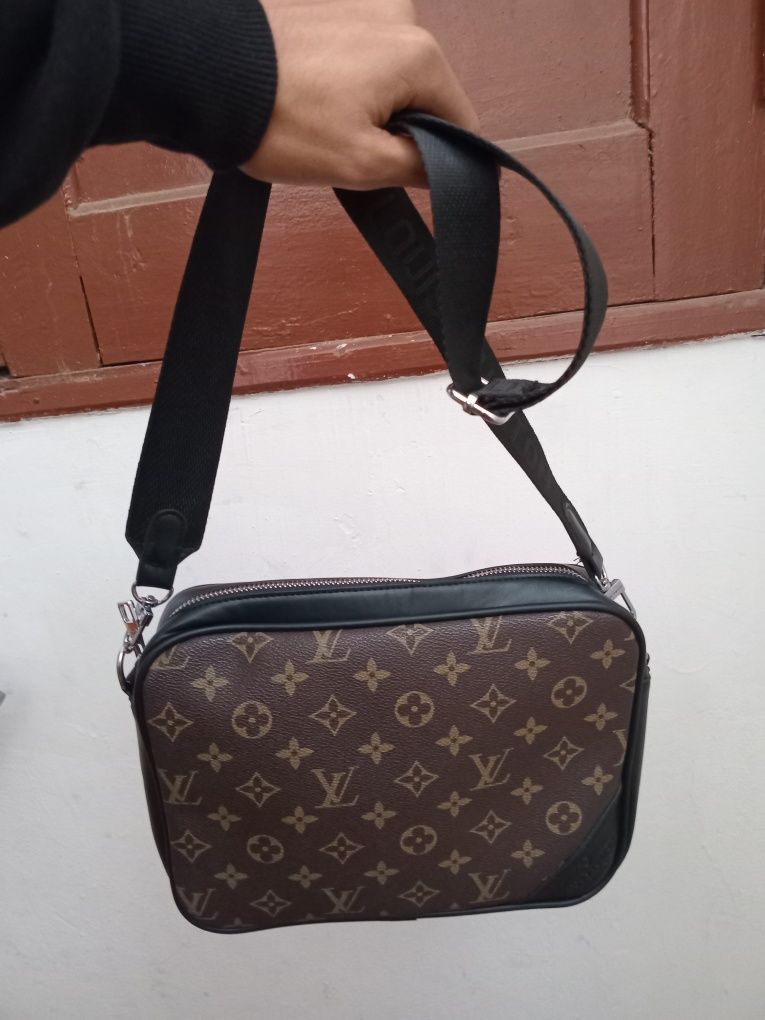 Louis vuitton beg