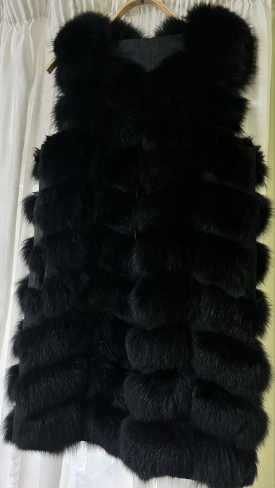 Продаю чорну мехову жилетку, в ідеальному стані, натуральний пух, тепл