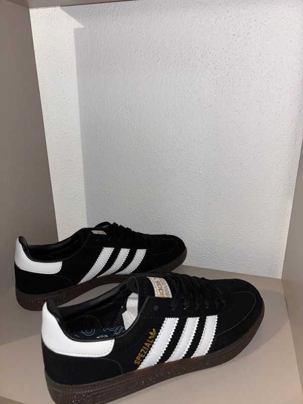 Ténis Adidas Spezial.