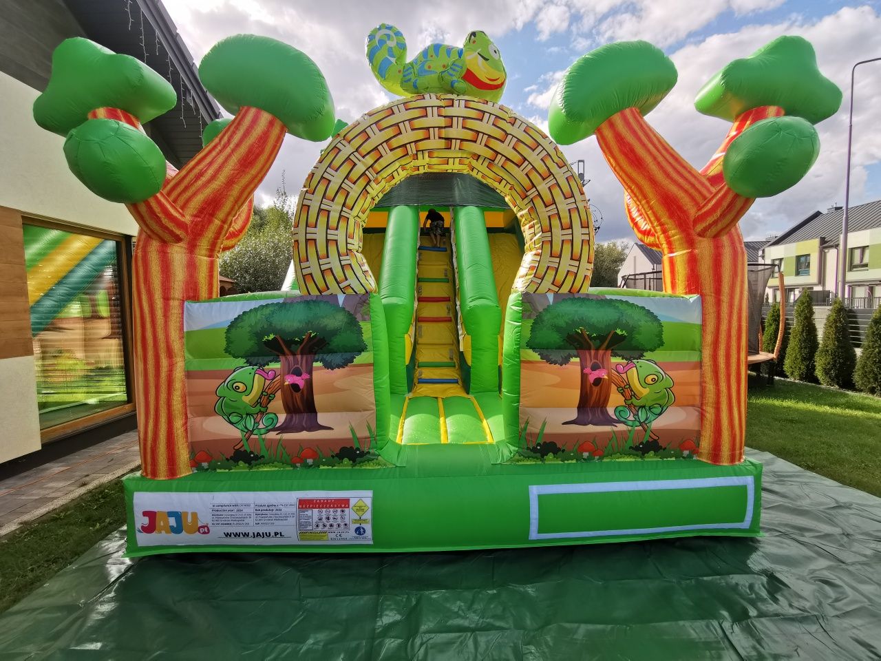 Dmuchana zjeżdżalnia dmuchaniec zjeżdżalnia Piana Party Drink Bar wyna