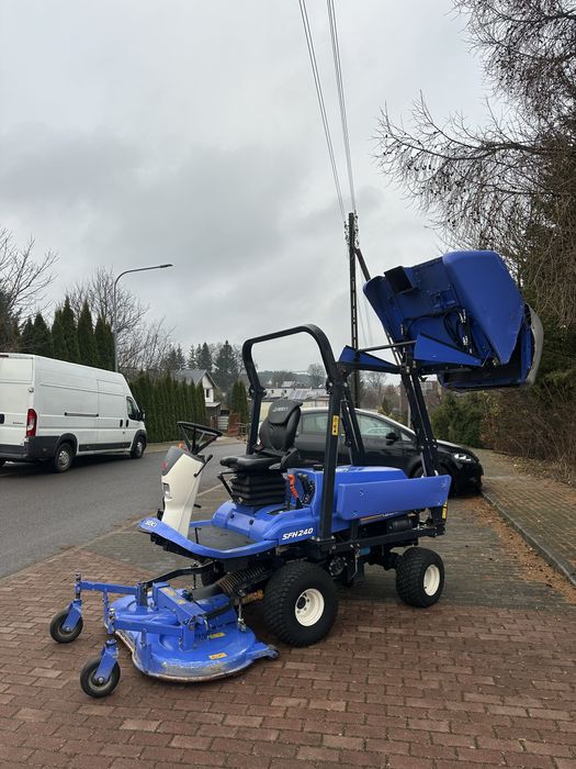 Traktorek, kosiarka ISEKI SFH 240, 4x4, górny wysyp