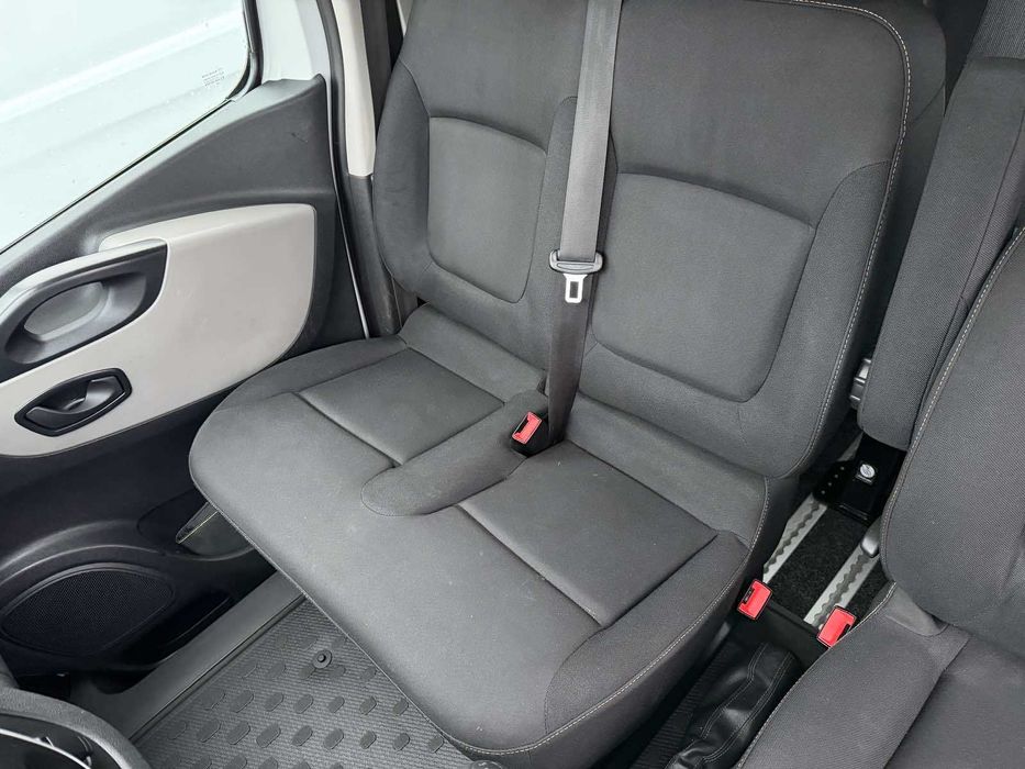 Fotel Dwójka Renault Trafic Vivaro Dwuosobowy Kanapa prawa