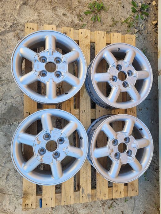 Felgi Aluminiowe Volvo 15 4x114.3 V40 S40