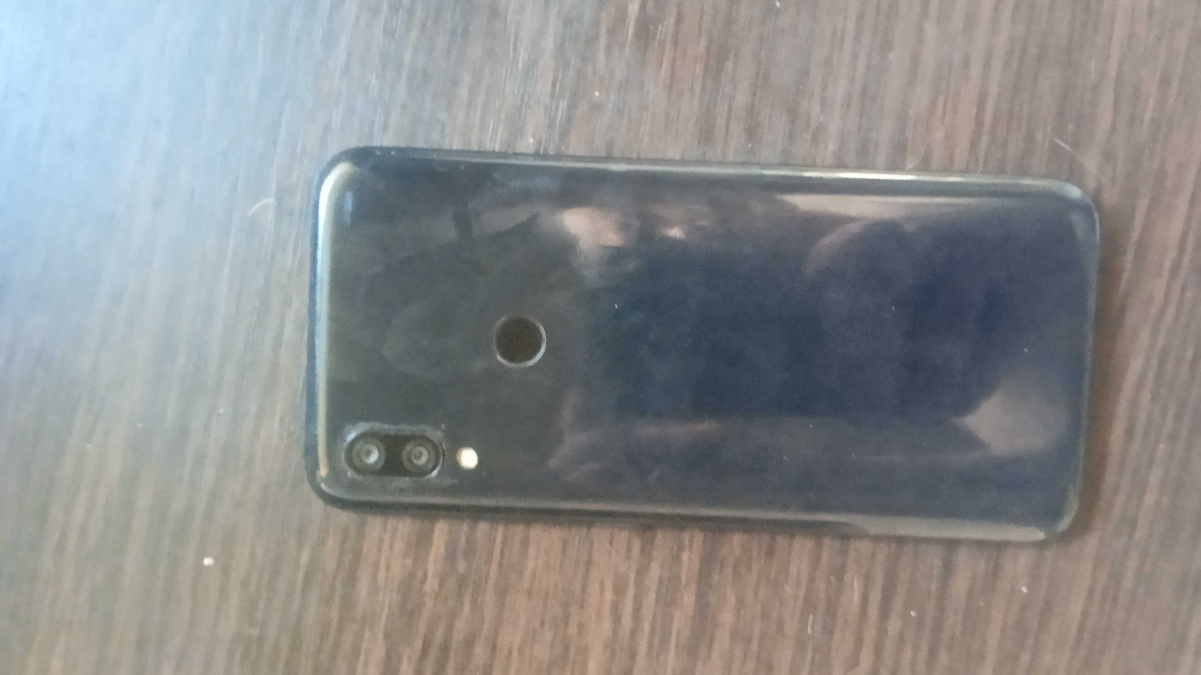 Xiaomi Redmi 7продам рабочий