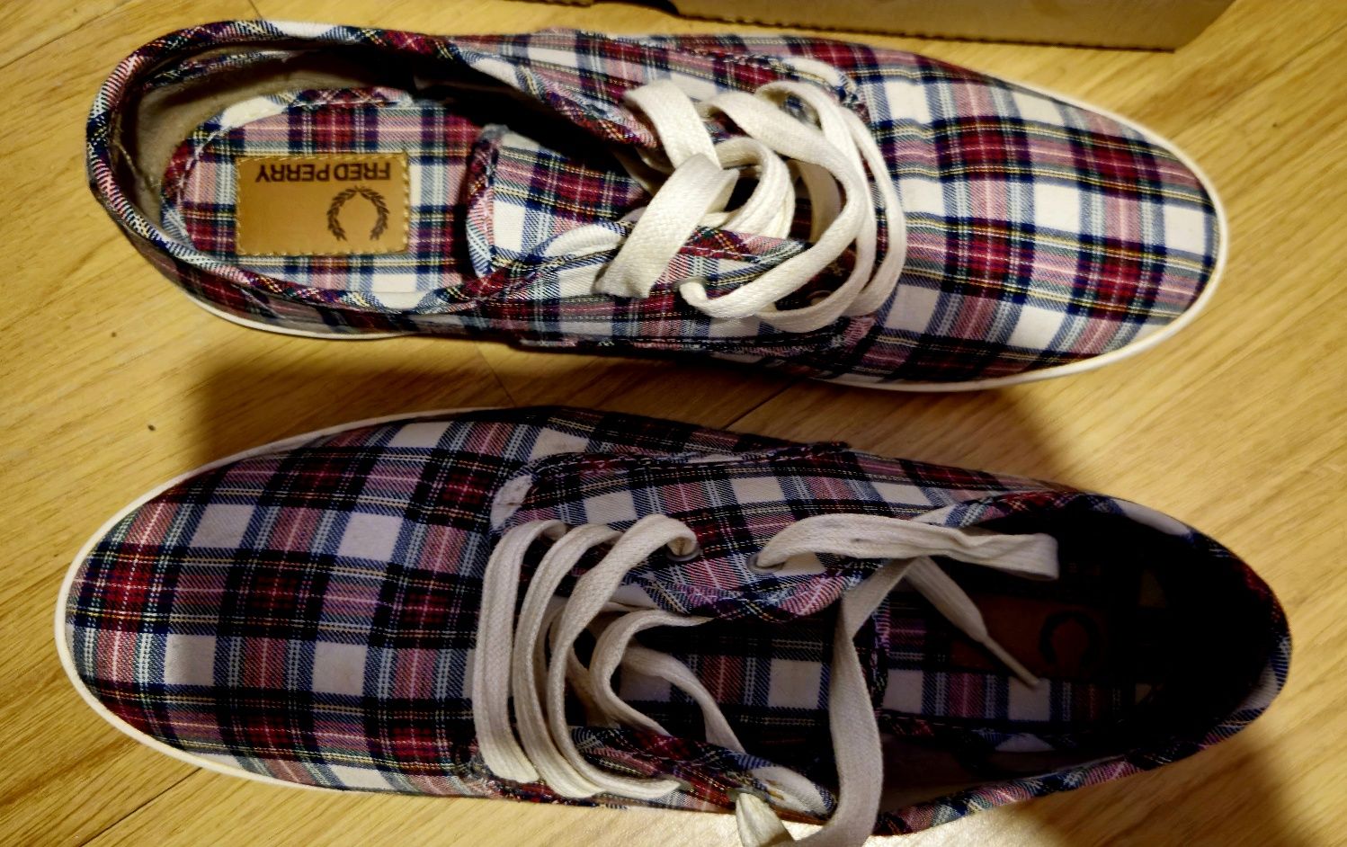 Tenis Fred Perry tam.42