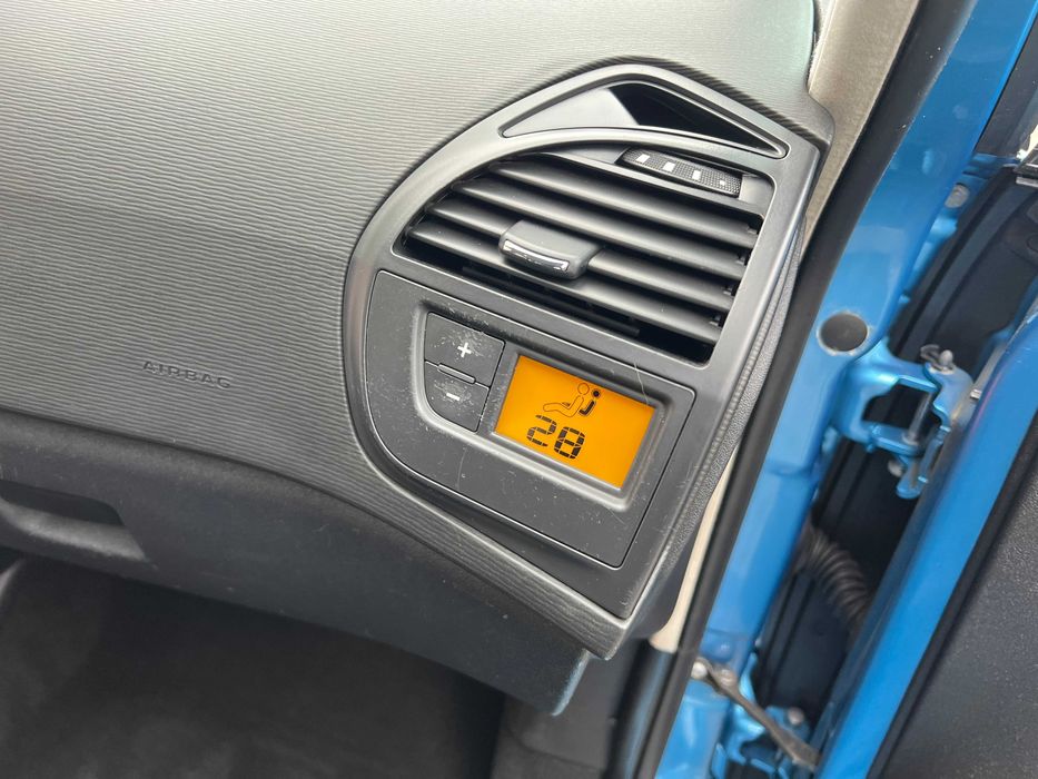 Citroen C4 Picasso 2008 I покоління (FL) • 2.0 AT (143 к.с.) • Urban