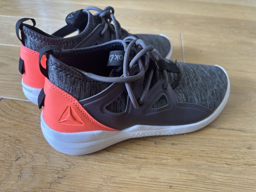 Jak nowe buty sport damskie REEBOK UPURTEMPO 1.0 BD4966 roz.38 24,5cm