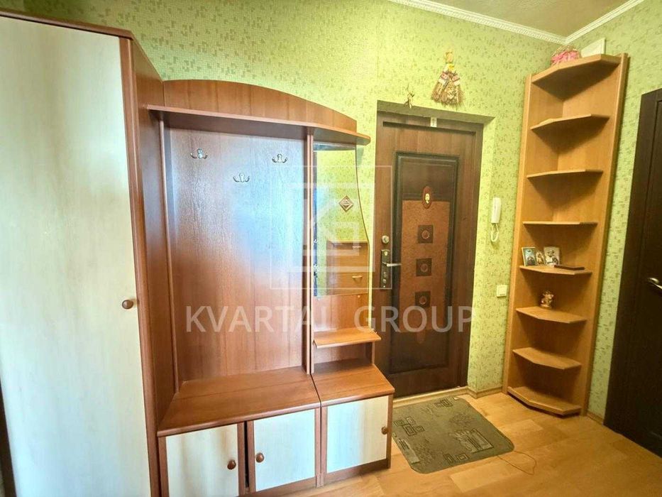 Продам ГАРНУ 2к квартиру з ремонтом, меблями, технікою. Балкон.