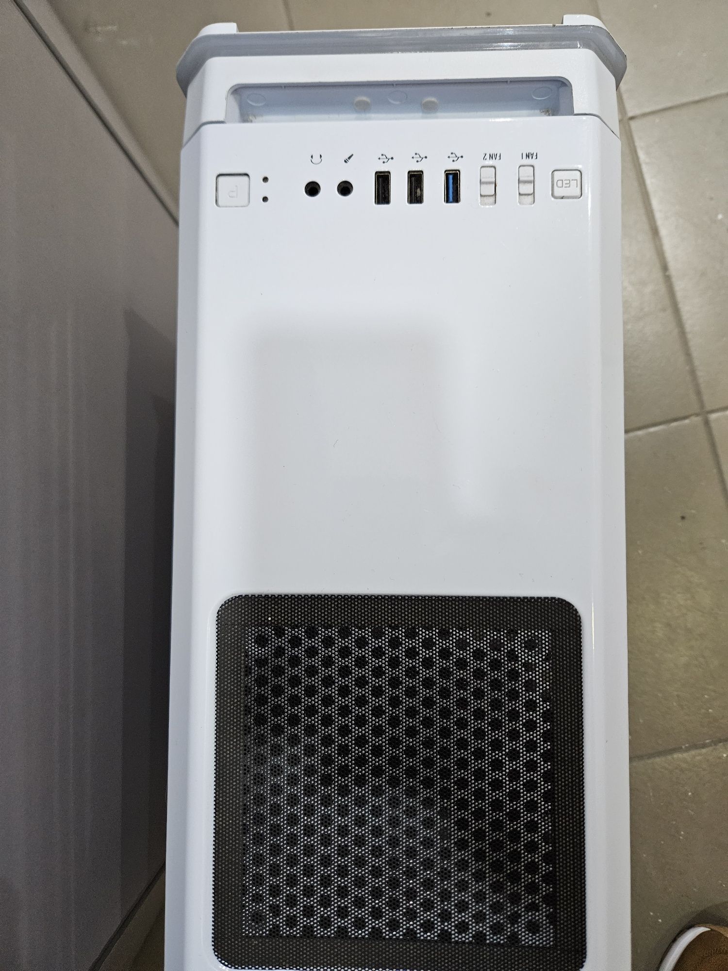 Computador gaming - semi novo com garantia